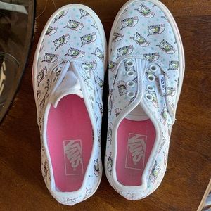 Slightly wear little girl Vans with unicorn patterns size 1.5